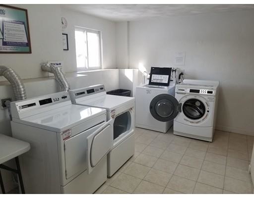 Foto del edificio - 451 School St