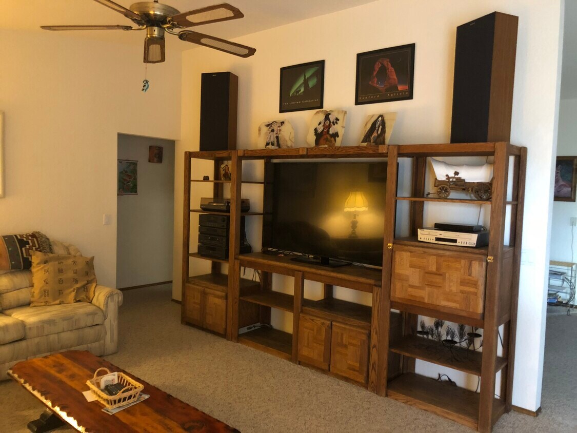 Primary Photo - 3310 Saratoga Ave