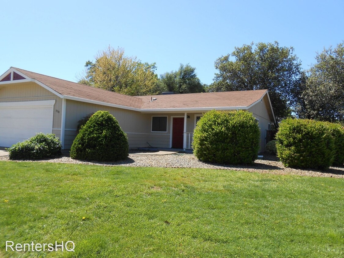 Foto principal - 3 br, 2 bath House - 3908 BRIGHTWOOD DR
