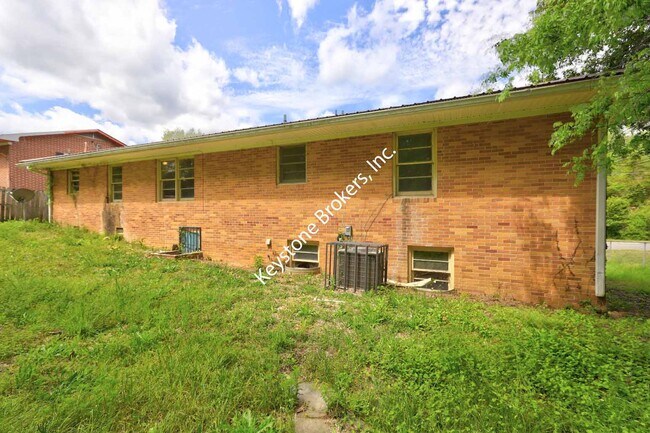 Foto del edificio - 2457 Alandale Dr