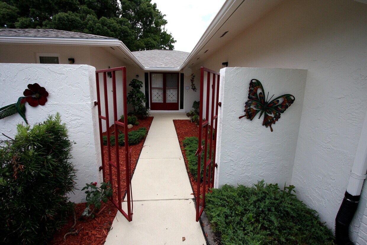 Front entry - 62 Cooper Ln
