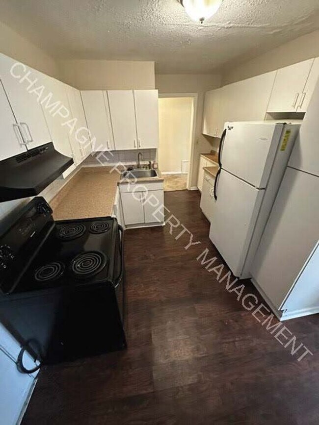 Building Photo - 4046 McGee St