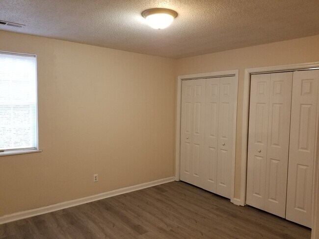 Foto principal - 411 Cattleman Dr NE
