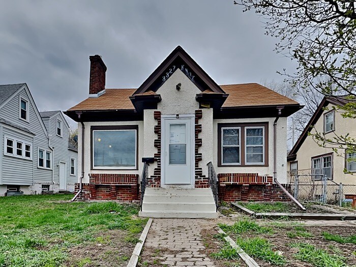 Primary Photo - Charming 3 Bedroom, 1 Bathroom House in Mi...
