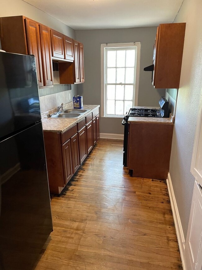 Building Photo - Remodeled Unit in Highland