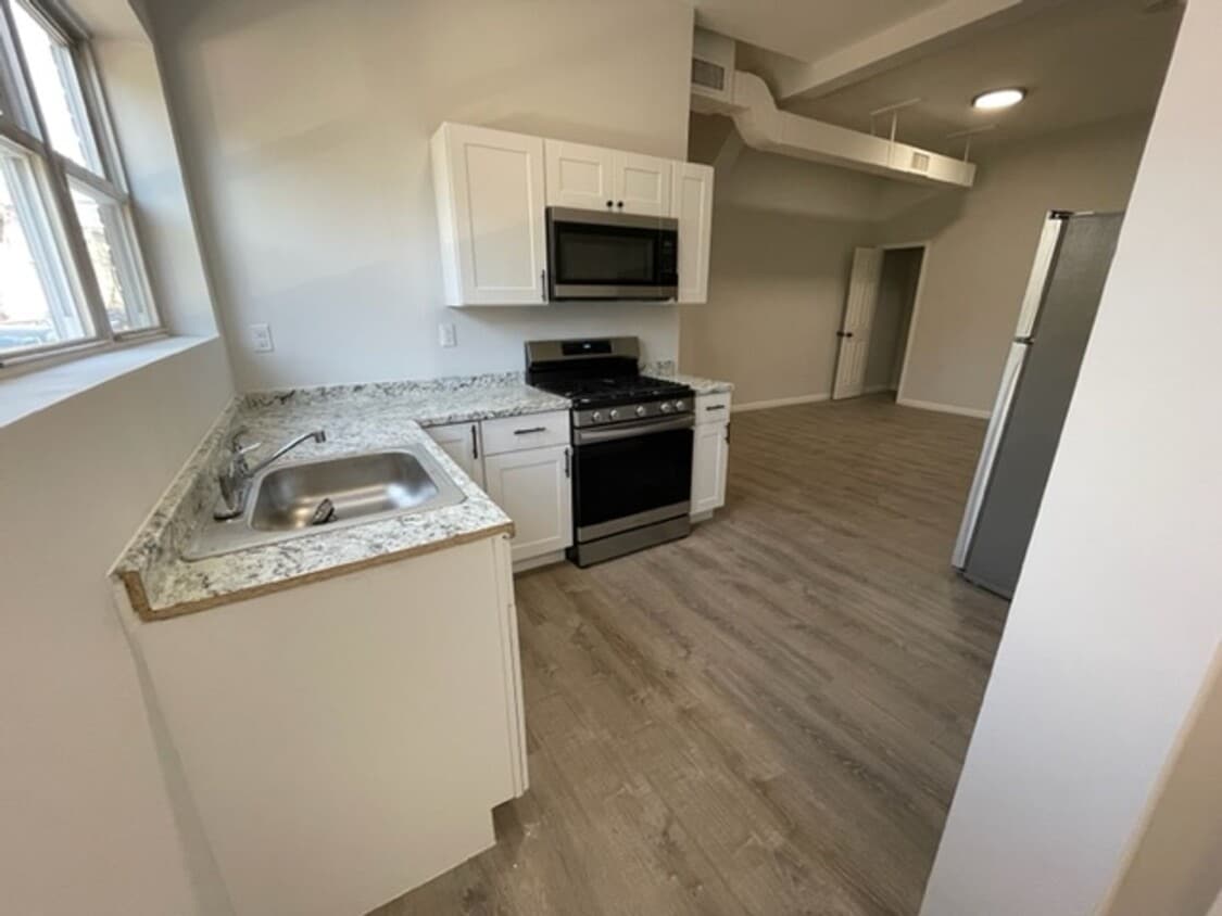 Building Photo - The Clifton Manor