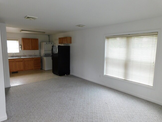 Foto del edificio - Ranch Style Private Entry Duplex