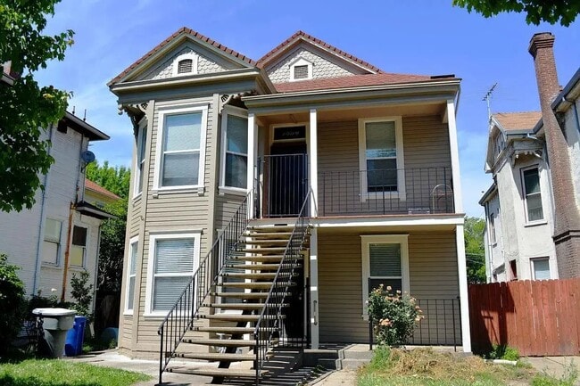 Building Photo - 1009 T St