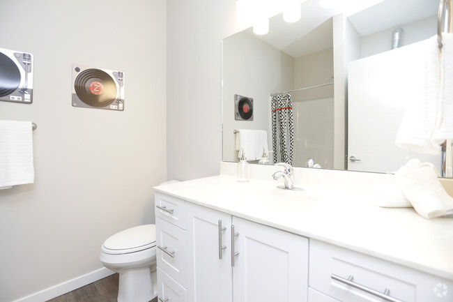 Bathroom - Piper Lakes Apartment Homes