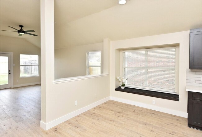 Building Photo - 7715 Butler Lakes Ct