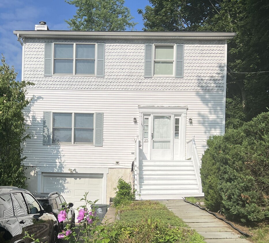 Primary Photo - 23 Mount Morris Ave