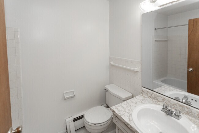 Estudio - 430 ft² - Serenity Manor 55+ Independent Active Living