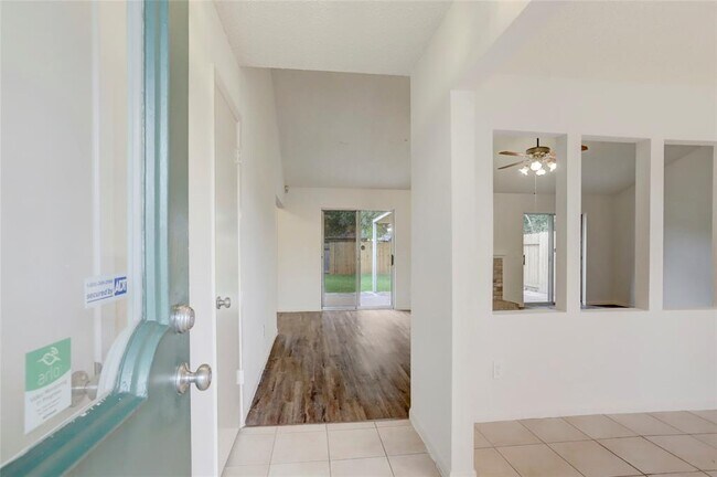 Foto del edificio - 3406 E Heatherock Cir