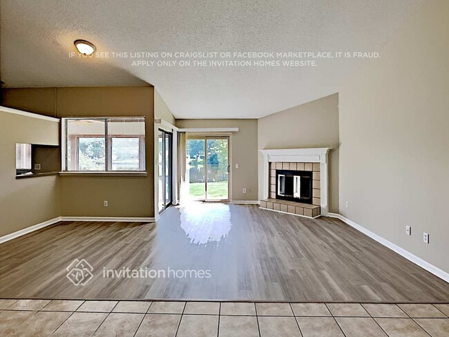 Building Photo - 2171 Aztec Dr W