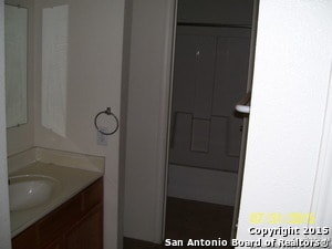 Building Photo - 5040 Anacacho St