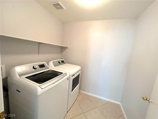 Building Photo - 9050 W Warm Springs Rd