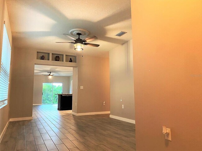 Building Photo - 5231 San Palermo Dr