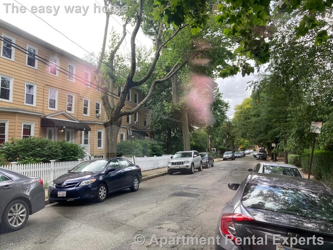 Foto del edificio - 24 Cogswell Ave