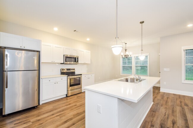 Building Photo - 1055 Autumns Wood Cir E