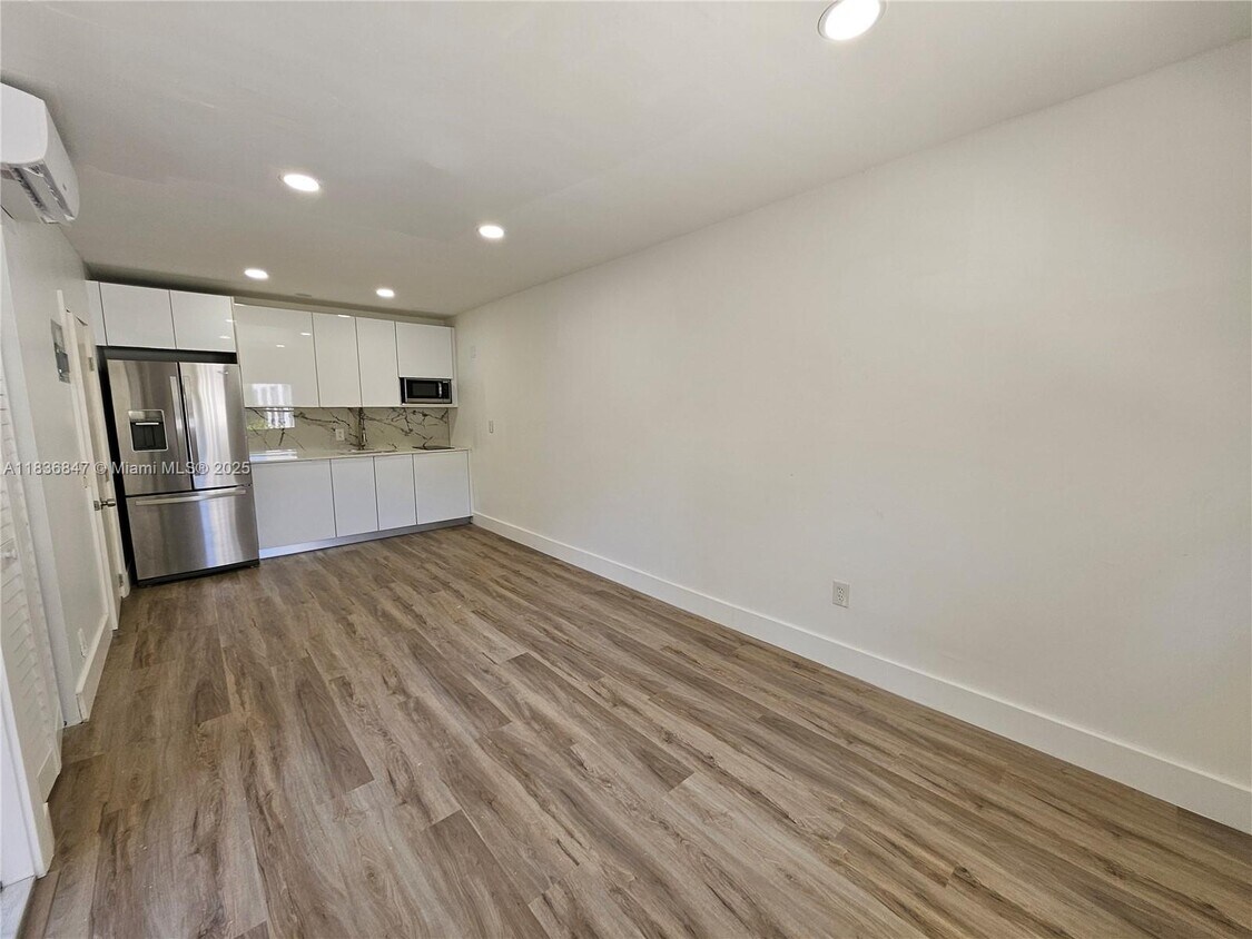 Foto principal - 913 Ortega Rd