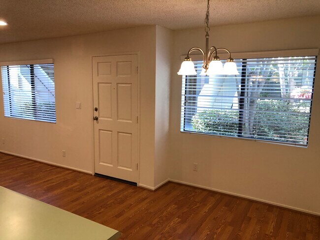 Building Photo - 1109 San Rafael Ave