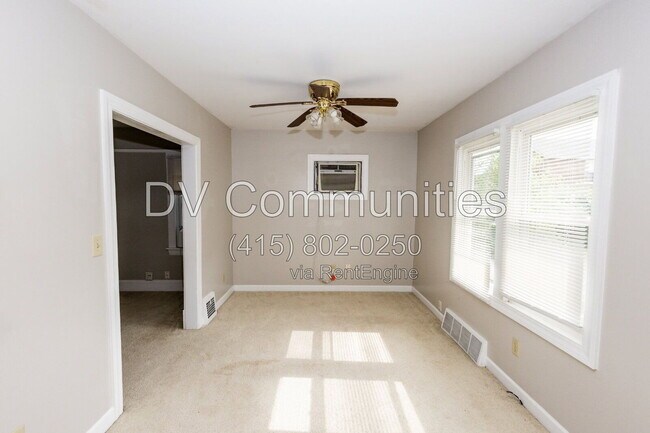 Foto del edificio - 4488 W 149th St