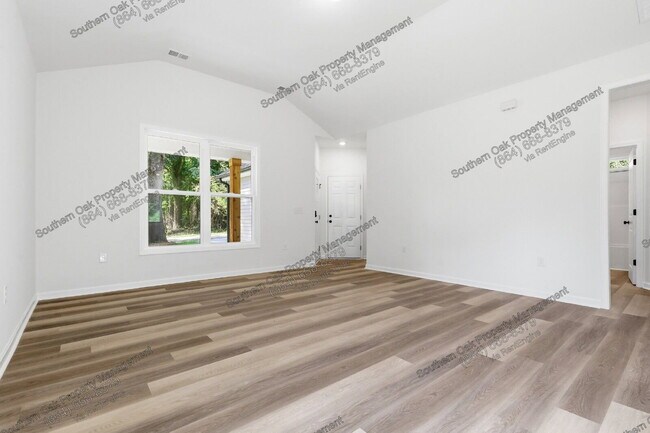 Foto del edificio - 209 Poplar Ln