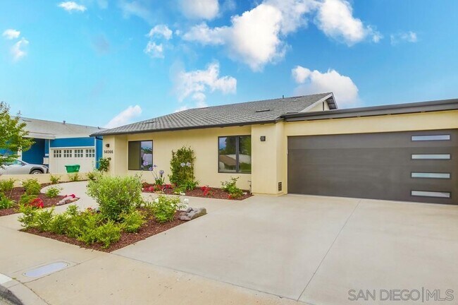 Building Photo - 14066 Crest Way