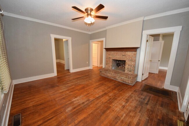 Foto del edificio - Charming 3 bed, 2 bath home near U of M