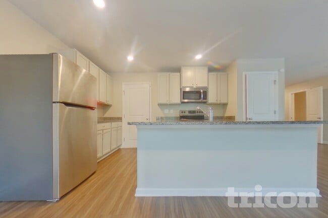 Building Photo - 561 Fairview Oak Pl
