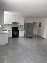 Building Photo - 918 8th Ave