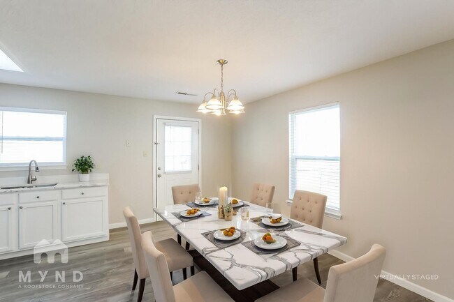 Building Photo - 8842 Story Dr