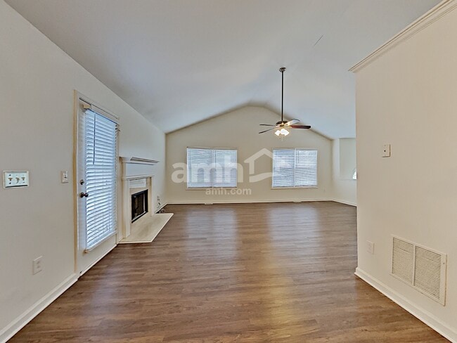 Foto del edificio - 5950 Hickory Springs Dr