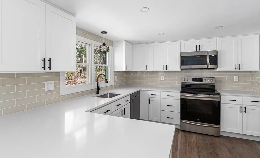 13787 Summit Valley Rd, Hesperia, CA 92345 House Rental in Hesperia