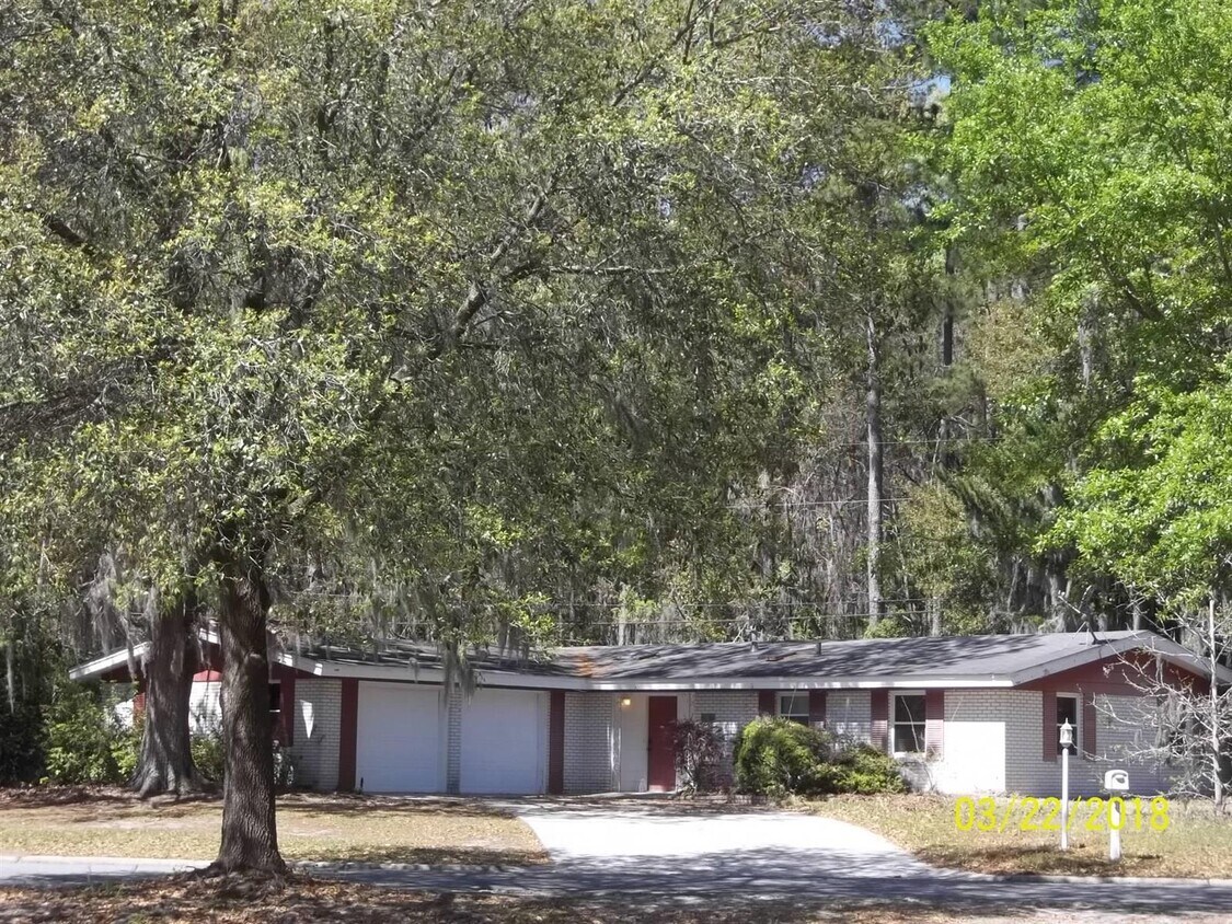 Foto principal - 12517 Largo Dr