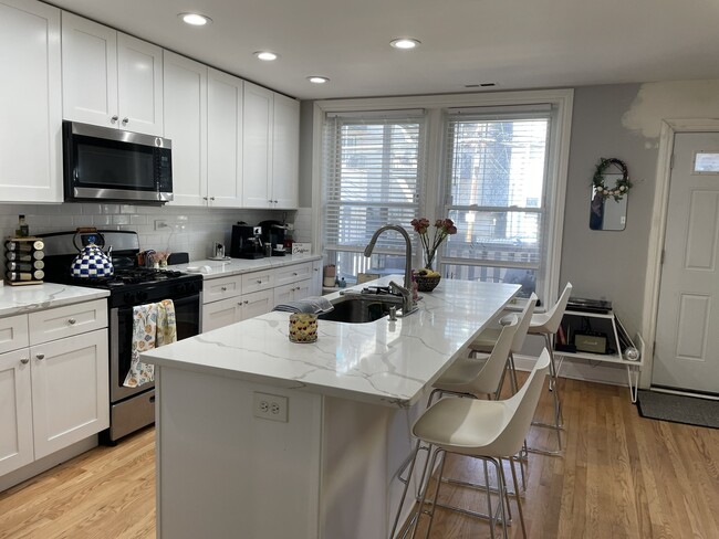 Foto del edificio - 3738 N Fremont St