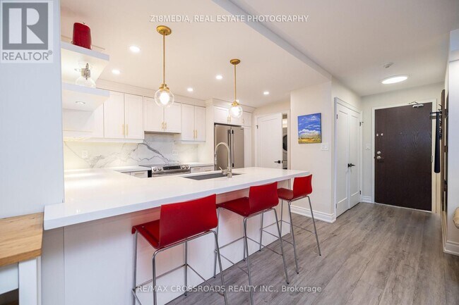 Photo du bâtiment - 709-730 GREENFIELD Ave
