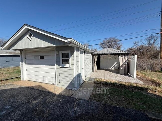 Building Photo - 8015 Aline Ave