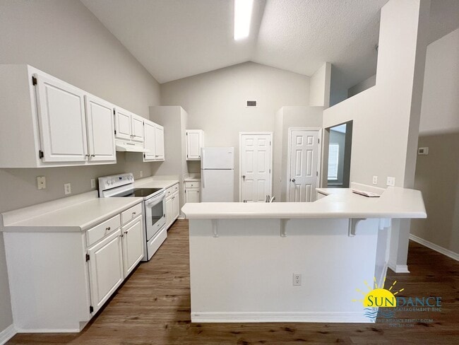 Building Photo - Stunning 3-Bedroom Home in Desirable Neigh...