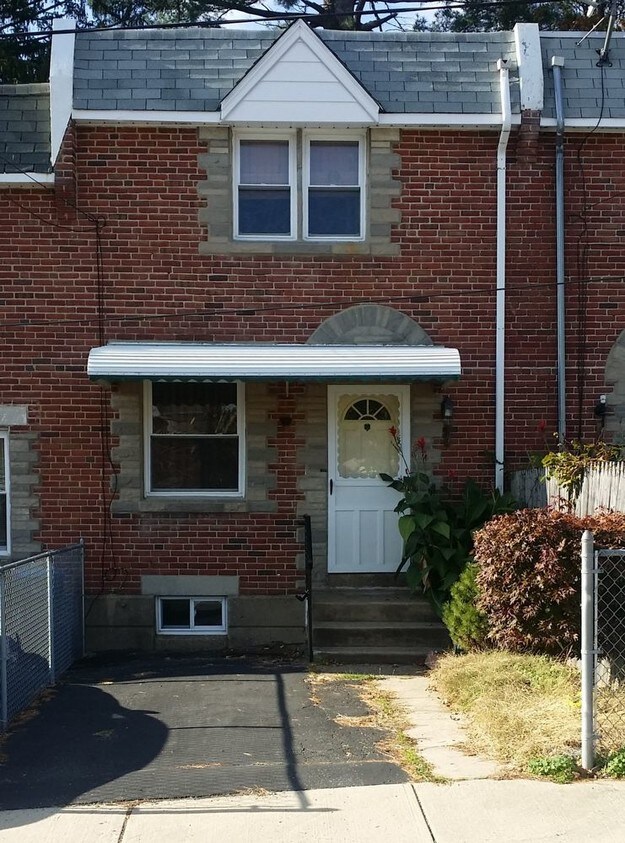 Primary Photo - 319 Rural Ave