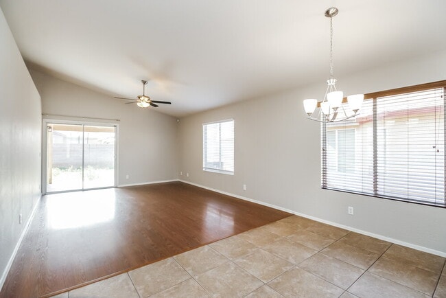 Building Photo - 2829 W Grenadine Rd