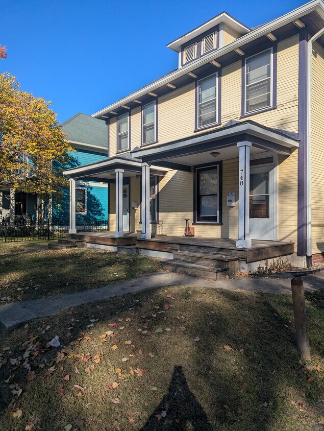 Primary Photo - 748 Orange St