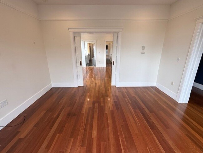 Foto del edificio - BRIGHT 2-BEDROOM TOWNHOME FOR RENT IN CHERRY HILL!