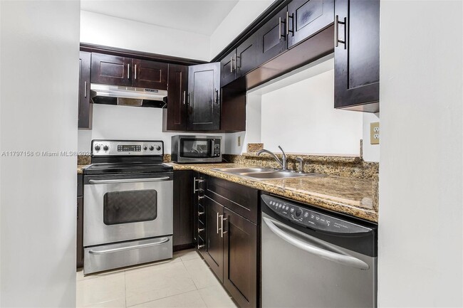 Foto del edificio - 735 NW 92nd Ave