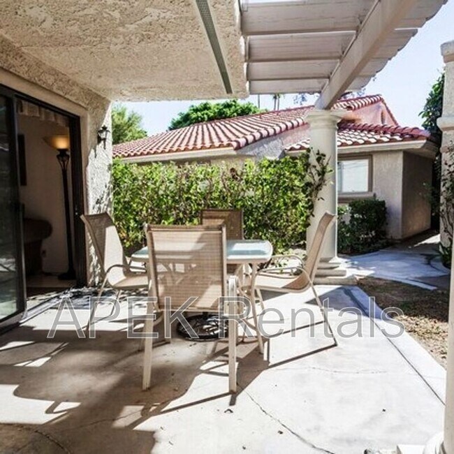 Foto del edificio - 2001 E Camino Parocela