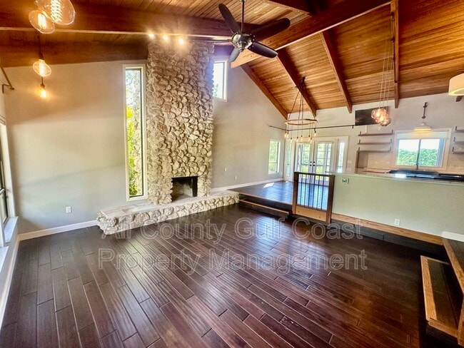 Building Photo - 233 Snyder Dr