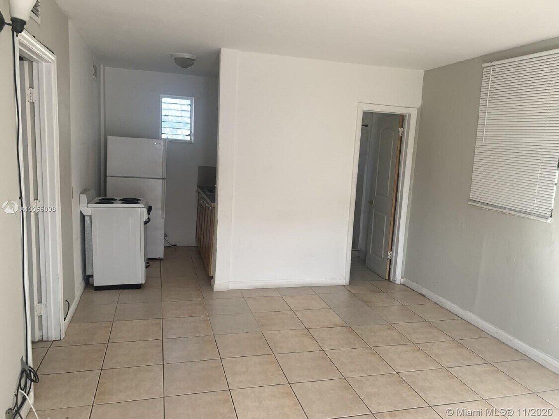 Foto del edificio - 825 SW 6th St