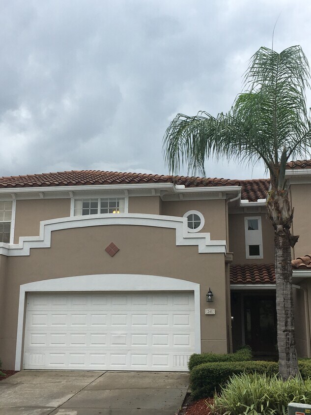 Foto principal - 241 Valencia Cir