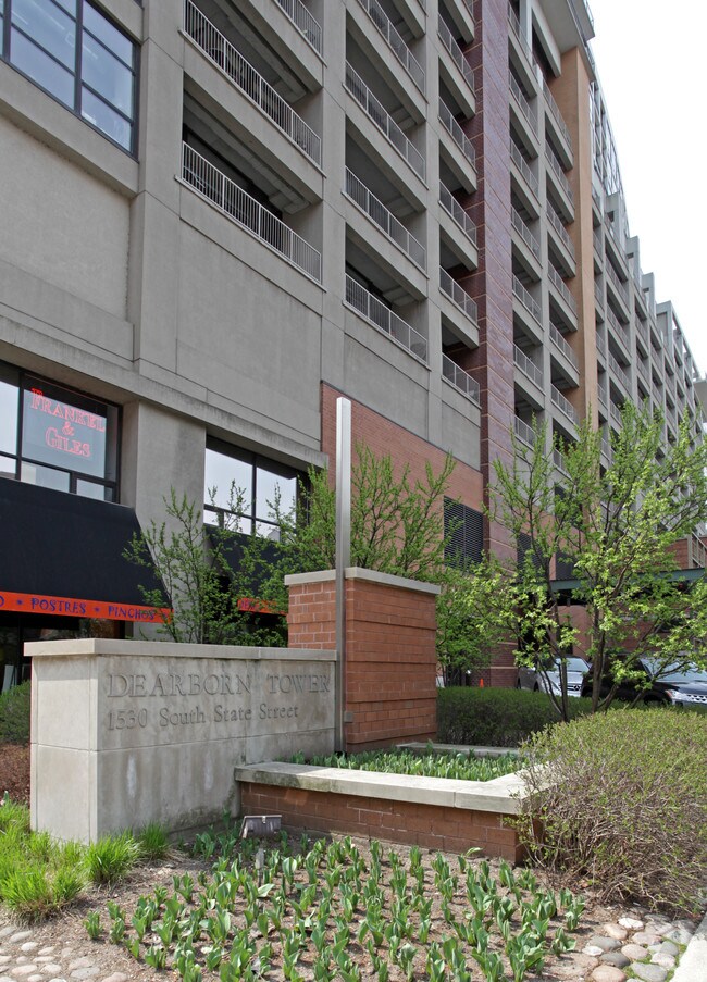 Dearborn Tower Apartments Chicago, IL