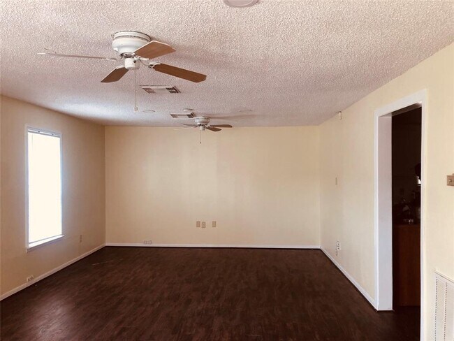 Building Photo - 440 Grand Ave